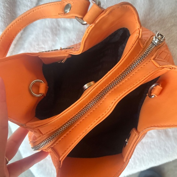 Steve Madden orange small purse - Picture 5 of 8
